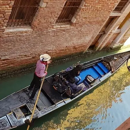 Bed & Breakfast Scalon Del Doge Venetië